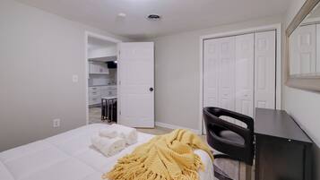 1 chambre, bureau, fer et planche Ă repasser, accĂšs Internet