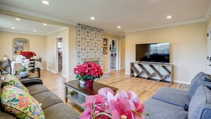 Unclassified image, 2 of 25, button - Easy SF Access! Spacious Family Home w/ Yard (Daly City)