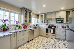 Fridge, microwave, stovetop, dishwasher - Easy SF Access! Spacious Family Home w/ Yard (Daly City)