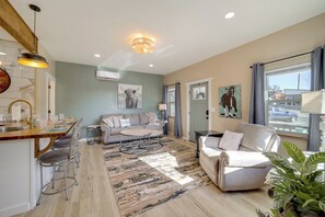 TV, fireplace, DVD player, books