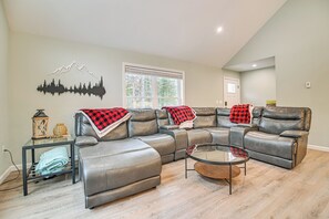 TV, fireplace - All-Season Adventure! Family Home in Bridgton (Bridgton)