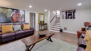 Unclassified image, 4 of 33, button - Great for Gatherings! Modern Lanham Duplex (Lanham)