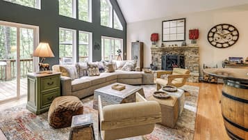 TV, fireplace, table tennis, books