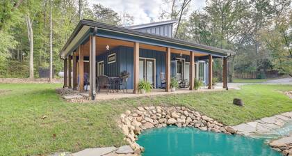 Waterfront 'Blue Spruce' Small Home in Wildwood!