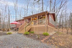 Exterior - Hike & Golf! Family Home 15 Mi to Berkeley Springs (Hedgesville)