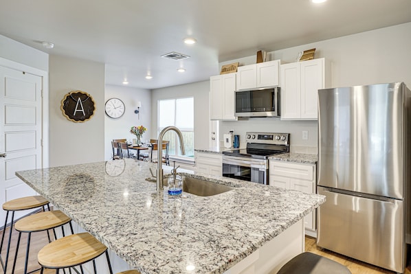 Fridge, microwave, stovetop, dishwasher - 6 Mi to Texas Tech: Family Home w/ Patio & Yard (Lubbock)