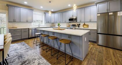 1 Mi to Quantico: 4,300 Sq Ft Home w/ Game Room!