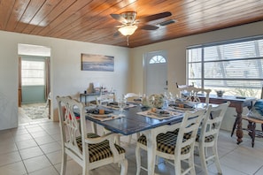 Dining - 2 Mi to Manasota Key Beaches: Coastal Getaway (Englewood)