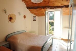 1 bedroom, internet, bed sheets - Rooms at Haligande Brocéliande (CONCORET)