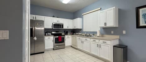 Frigorífic, microones, forn i rentaplats