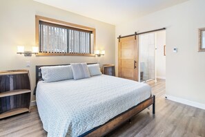 2 bedrooms, iron/ironing board, WiFi, bed sheets - Lovely 2-bedroom cottage in charming Wintergreen Ski Resort Community (Nellysford)