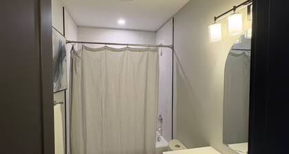 Sunrise Oceanfront Suite, Entire home in Royston, Canada