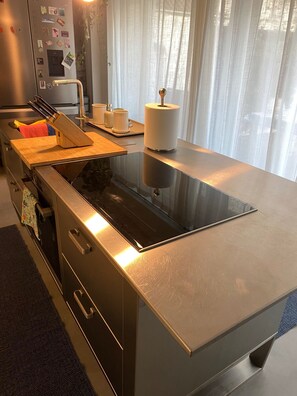 Private kitchen - Light-Filled Modern Family Home w/ Rooftop Terrace (Grado)