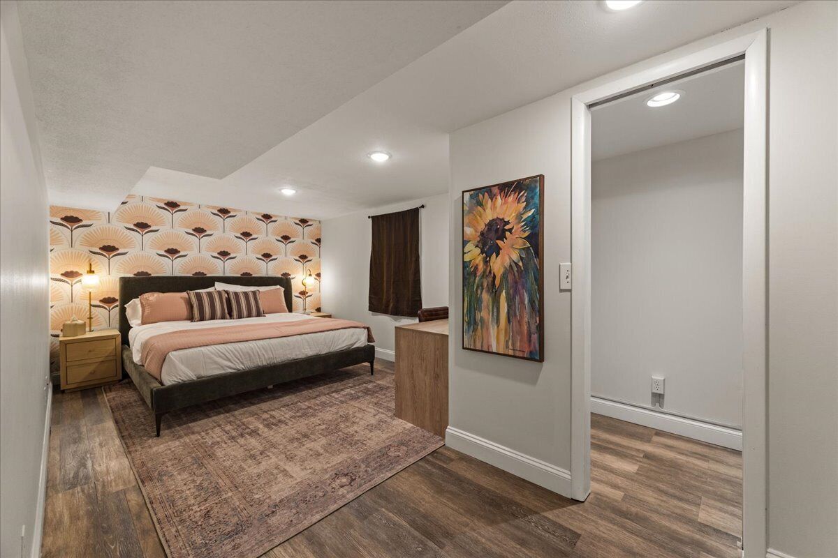 Desk, iron/ironing board, travel crib, free WiFi