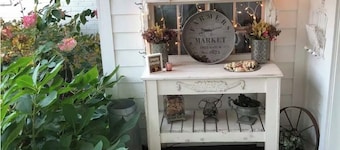 3-bedroom farmhouse on Runyan Creek. Minutes to downtown Fenton. Open Nov-April