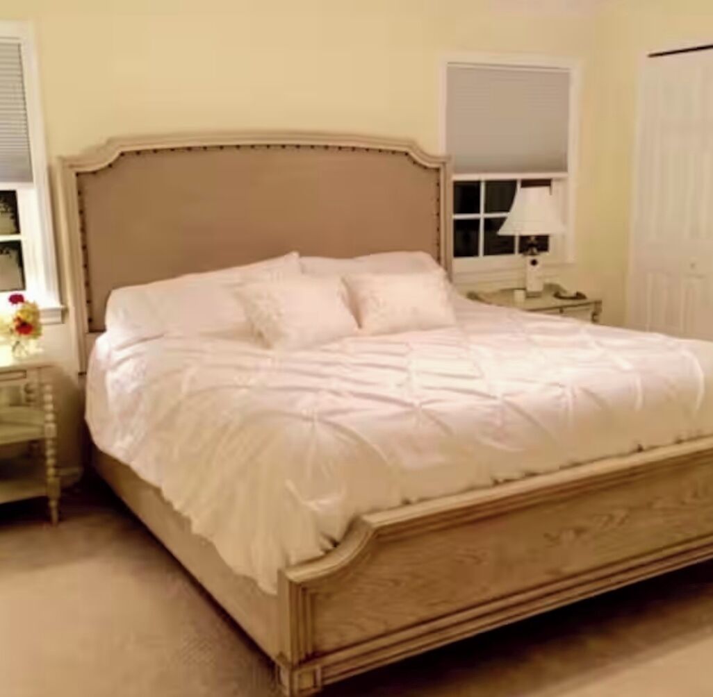 3 makuuhuonetta, silitysrauta/-lauta, ilmainen Wi-Fi, vuodevaatteet