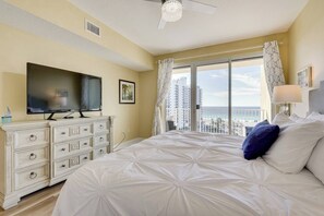 2 bedrooms, iron/ironing board, free WiFi, bed sheets - Ariel Dunes Gulf View Condo | Walk to Beach + Pool (Miramar Beach)