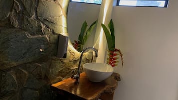 Handtücher, Seife, Toilettenpapier