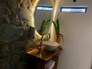 Handtücher, Seife, Toilettenpapier