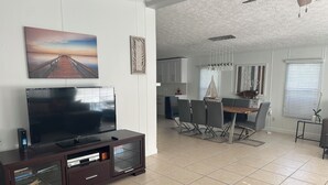 Unclassified image, 5 of 18, button - Welcome Beautiful and Relax residence in Key Largo with new Canal (Key Largo)