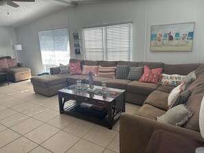 Smart TV, books - Welcome Beautiful and Relax residence in Key Largo with new Canal (Key Largo)