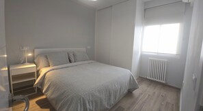 2 bedrooms, desk, iron/ironing board, free WiFi - Salamanca. Fuente del Berro. Reformed. Luminous (Madrid)
