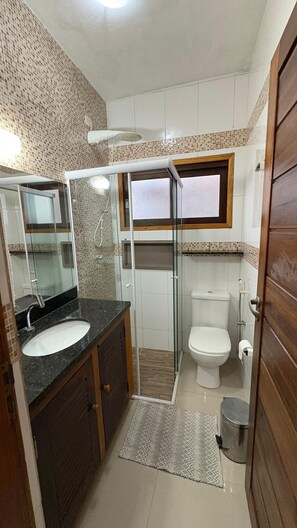 Soap, toilet paper - Vacation Home - Ilhabela (Kingdom) (Ilhabela)
