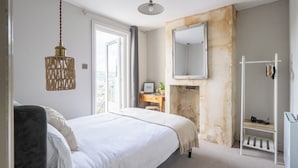 Unclassified image, 2 of 29, button - Garden apartment with balcony (Bath)