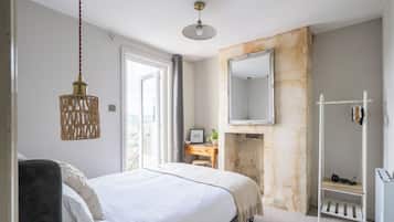 Deluxe-Apartment, Balkon, Stadtblick | Verdunkelungsvorhänge, Bügeleisen/Bügelbrett, kostenloses WLAN