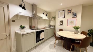 Deluxe Apartment, Balcony, City View | Living area