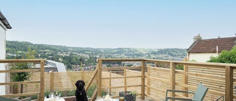 Deluxe Apartment, Balcony, City View | Terrace/patio