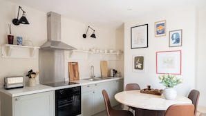 Unclassified image, 4 of 29, button - Garden apartment with balcony (Bath)