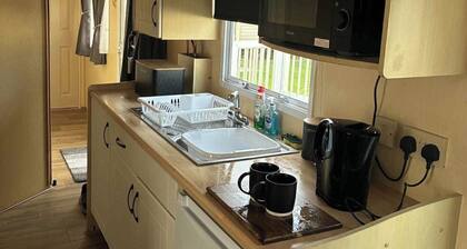 Delightful 3bedroom caravan in Ingoldmells HF143 at Coastfields