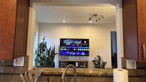 Unclassified image, 2 of 59, button - Bright spacious 2-bedrm 2-bath, upstairs condo, Guard-gated in the Biltmore area (Phoenix)
