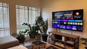 Unclassified image, 3 of 59, button - Bright spacious 2-bedrm 2-bath, upstairs condo, Guard-gated in the Biltmore area (Phoenix)