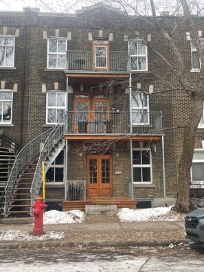Exterior detail - Spacious apartment in Rosemont, Montreal (Montréal)
