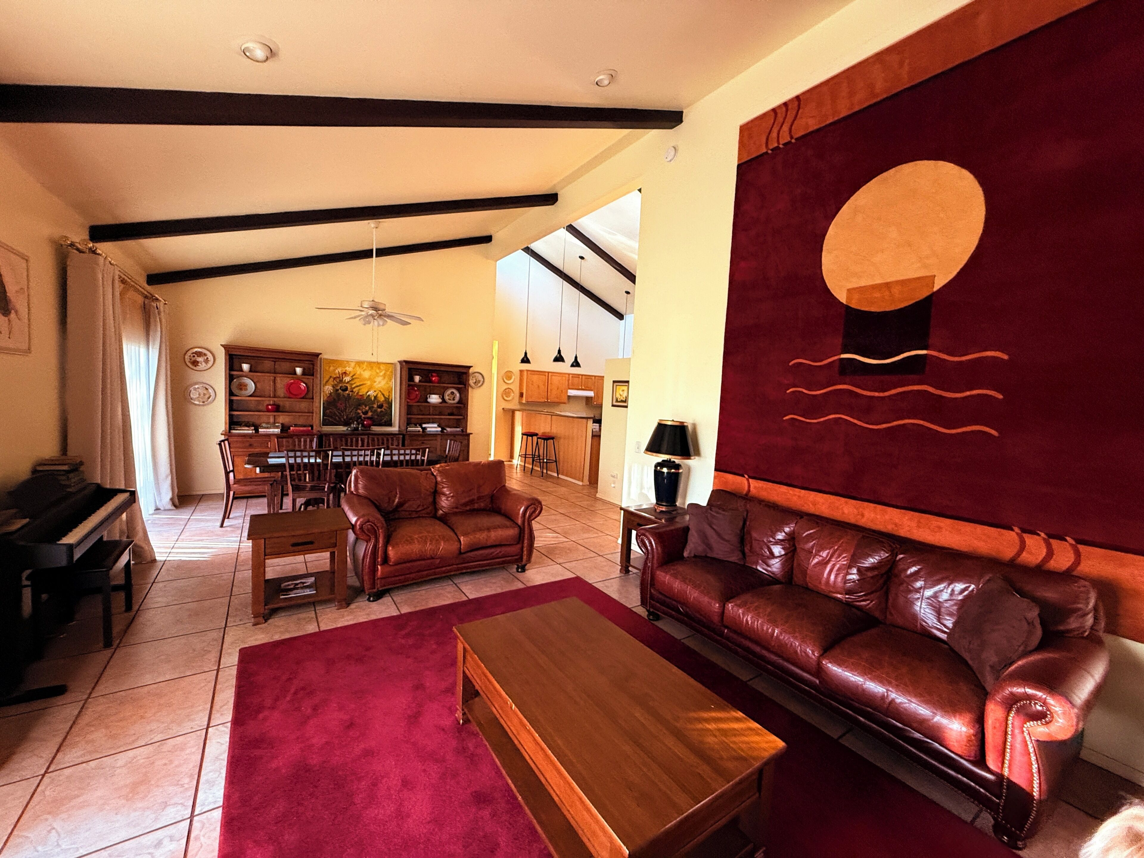 Smart-TV, DVD-Player, Tischtennisplatte, Bücher