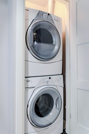 Interior - Private Cambie Village Suite min Downtown/Skytrain (Vancouver)