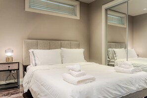 Free WiFi, bed sheets - Private Cambie Village Suite min Downtown/Skytrain (Vancouver)