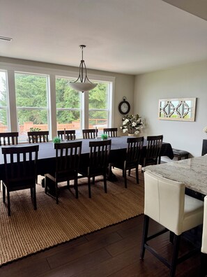 Dining - Seattle Area Luxury Home w/Private Pool in Puyallup-45 Min from Seattle Stadium (Puyallup)