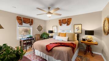 2 bedrooms, iron/ironing board, WiFi