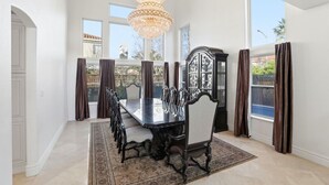 Dining - Luxury Mediterranean Villa w/ Pool - Sleeps 10 (Morgan Hill)