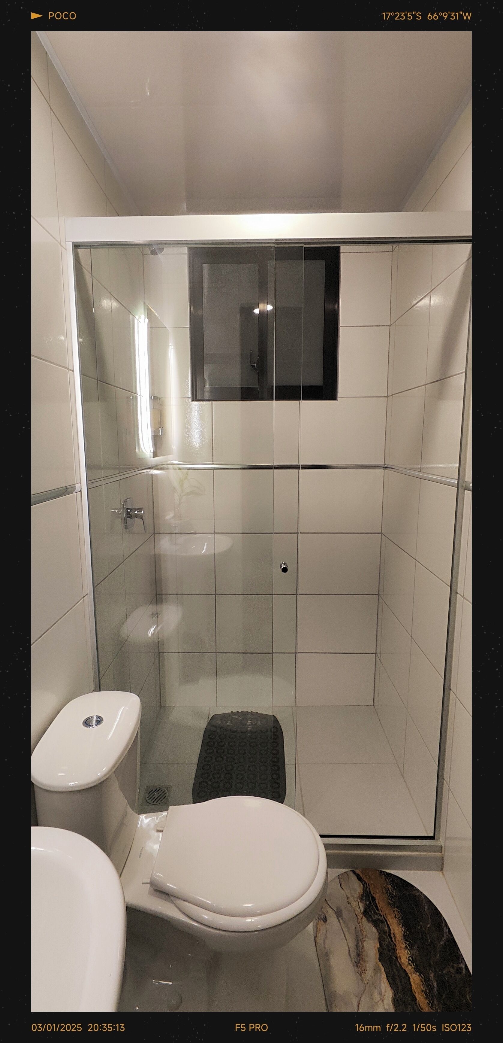 Dusche, Handtücher, Seife, Toilettenpapier