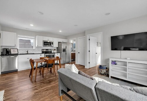 Cozy retreat in carriage house near downtown Indianapolis