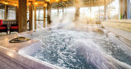 Stunning OBX 6BR Estate, Pool, Spa, Game Room, Fire Pit & Volleyball