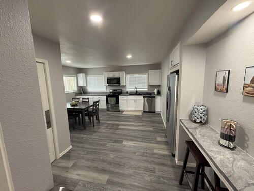 Serene 2-bedroom house with AC in charming Safford