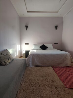 Perhehuoneisto, näköala puutarhaan