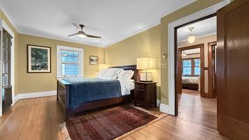 3 bedrooms, iron/ironing board, WiFi (free), bed sheets