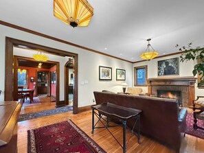 Smart TV, fireplace - Elegant Historic Home near University of Rochester (Rochester)