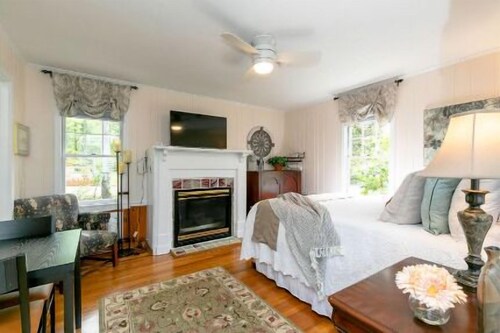 The Forest Studio at Blue Ridge Hideaways